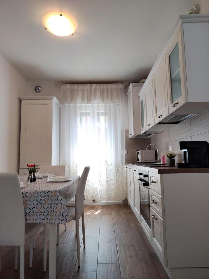 Sweet Apartment - Centre Πεσκιέρα ντελ Γκάρντα Εξωτερικό φωτογραφία