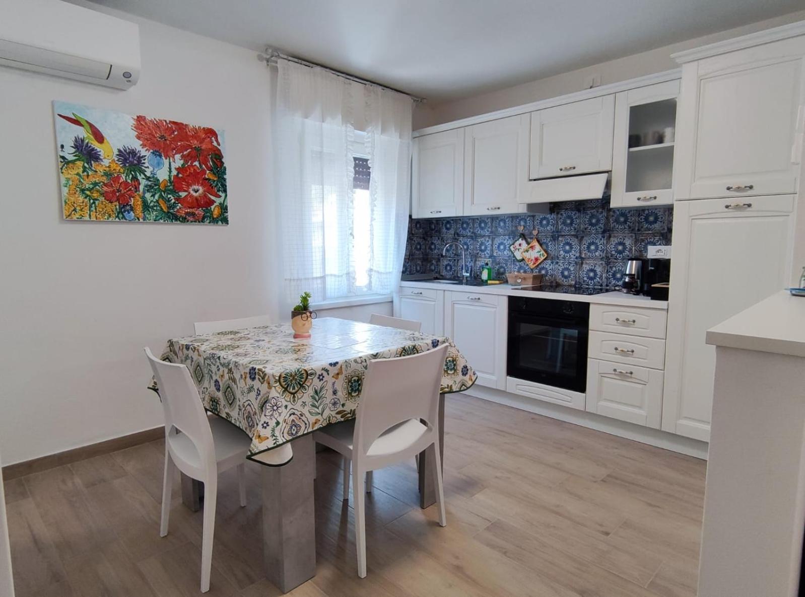 Sweet Apartment - Centre Πεσκιέρα ντελ Γκάρντα Εξωτερικό φωτογραφία